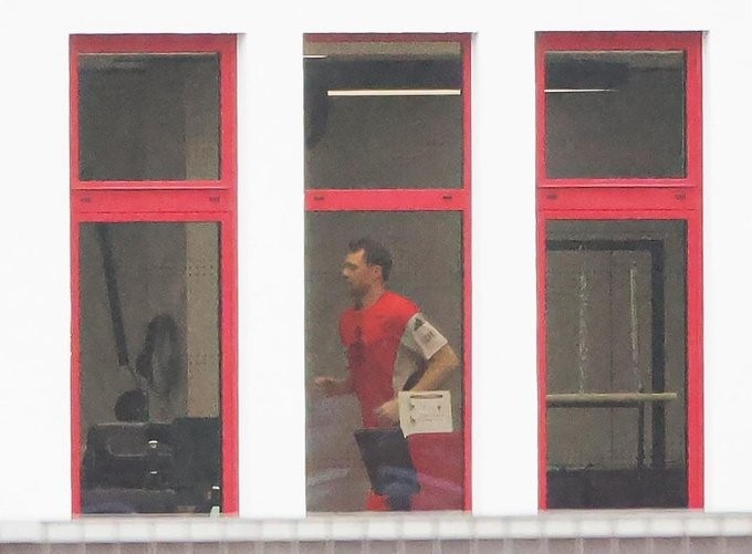 华体会-德媒：拜仁门将诺伊尔今天在健身房进行了恢复性训练