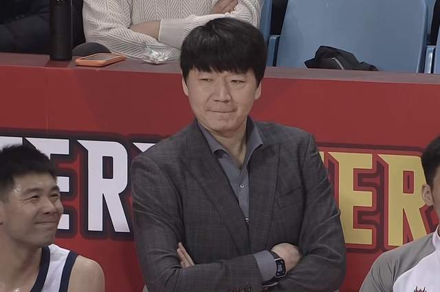 华体会-山东男篮小胜，高诗岩12+5关键三分 双塔替克里斯 新外援25日到